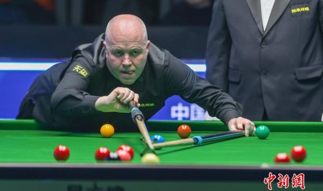 2026斯诺克世界公开赛：约翰·希金斯战胜海菲尔德晋级64强|中新社|利亚姆·海菲尔德|玉山县|江西|苏格兰_新浪体育_新浪新闻
