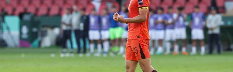 彭啸：希望接下来两场比赛全胜 有一天能为成年国家队效力