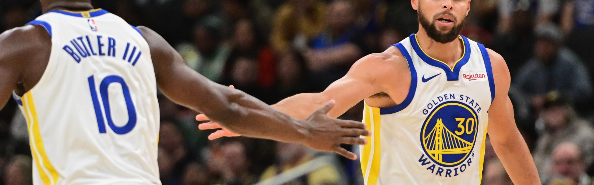 库里谈巴特勒受伤：只要我还在场上 我就永远相信我们能赢