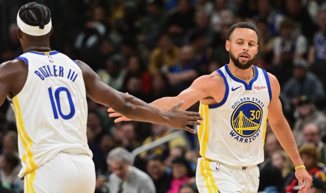 库里谈巴特勒受伤：只要我还在场上 我就永远相信我们能赢