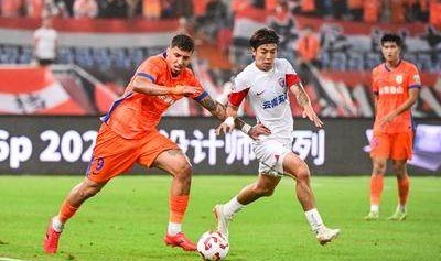 【中超】侯永永破门李小恒头球 泰山1比1玉昆