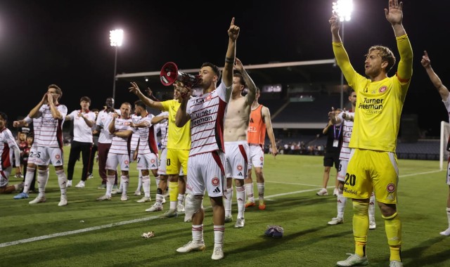 开云体育官网-喷气机vs西悉尼前瞻：主队进攻乏力亟待解决，罗斯需挺身而出