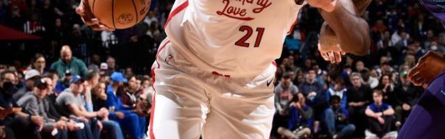 开云体育网站-赛季第二次50+！恩比德比肩上将 现役中锋独一档