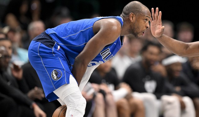 开云体育电脑版-战旧主手软！米德尔顿半场8中1仅拿到3分2板1助