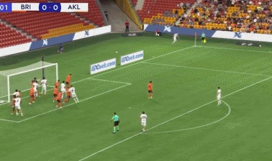 半场：奥克兰FC1-0布里斯班狮吼，科斯格罗夫混战破门