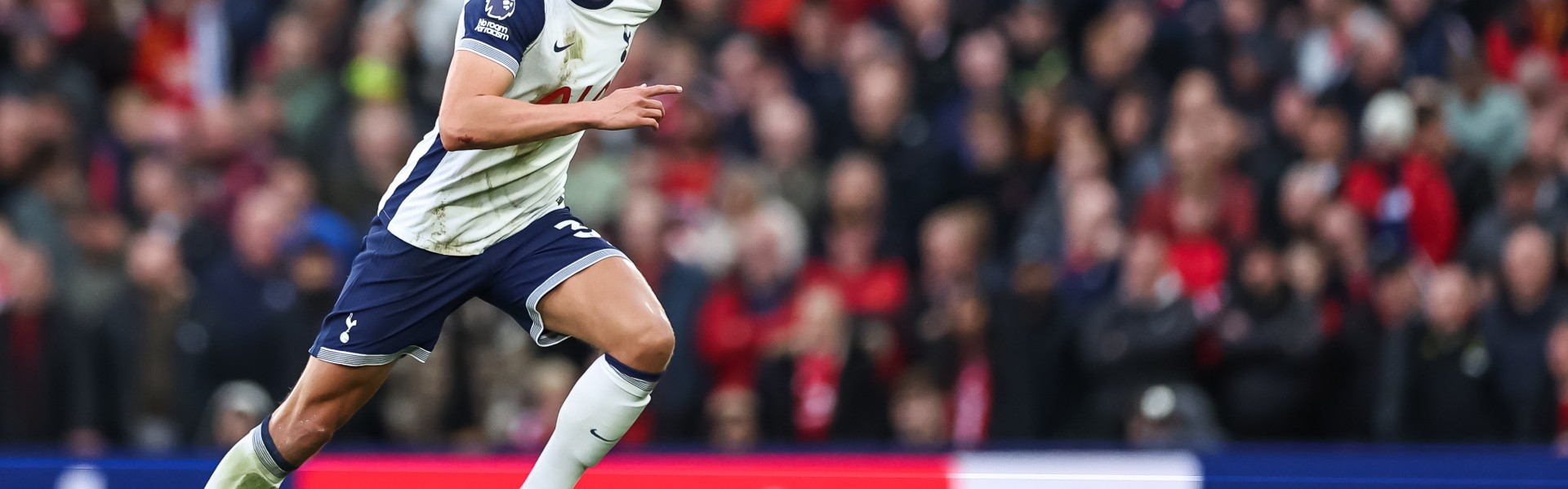 开云体育登录-卡斯卡里诺：范德芬在热刺最需要他时状态不佳，他要向范戴克学习