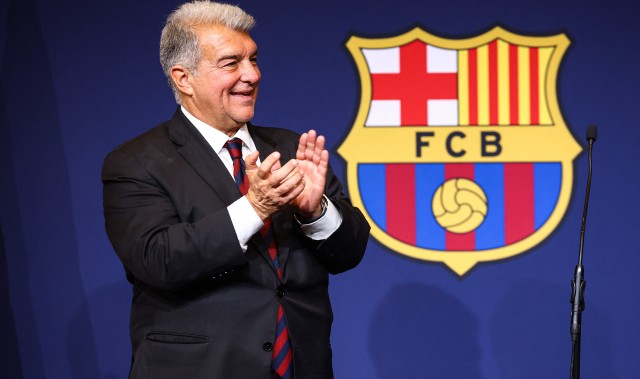 开云体育电脑版-拉波尔塔谈放走梅西：决策正确 他已进入职业生涯末期+球队需重建